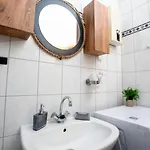 Livemore24 - Space In 24-7 Check-in Duisburgo