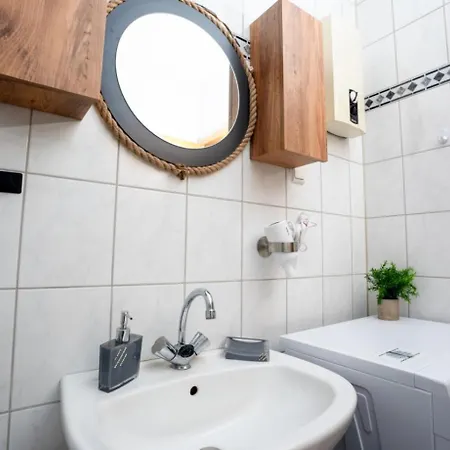 Livemore24 - Space In 24-7 Check-in Duisburg