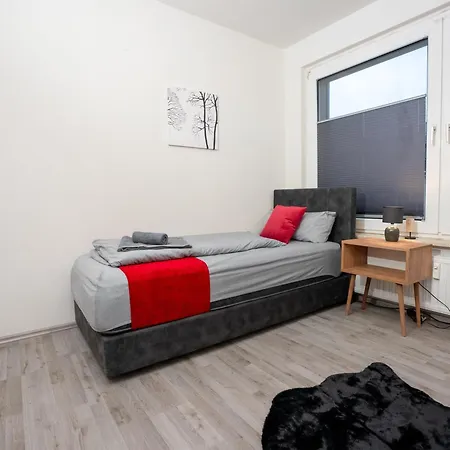 Livemore24 - Space In 24-7 Check-in Duisburgo