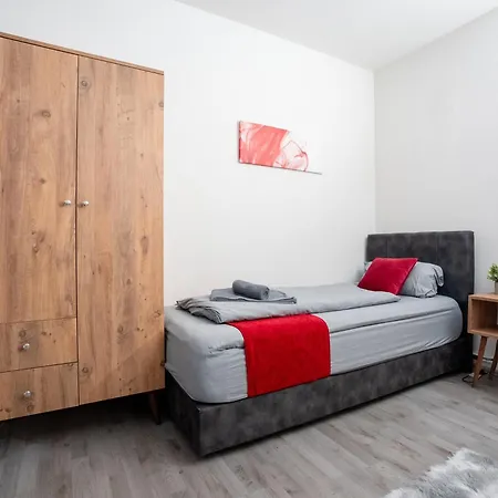 Livemore24 - Space In 24-7 Check-in Duisburg